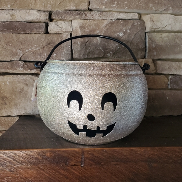 Gorgeous Metal Jack O Lantern Candle Holder-NWT - Picture 1 of 6